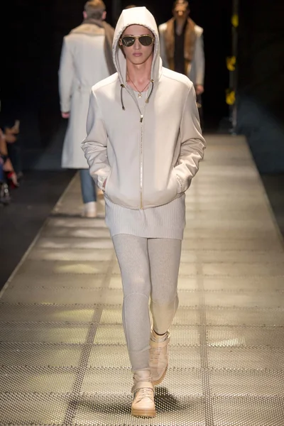 Look 20